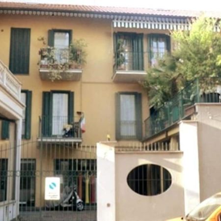 Apartment Near Metro Turin Exterior photo